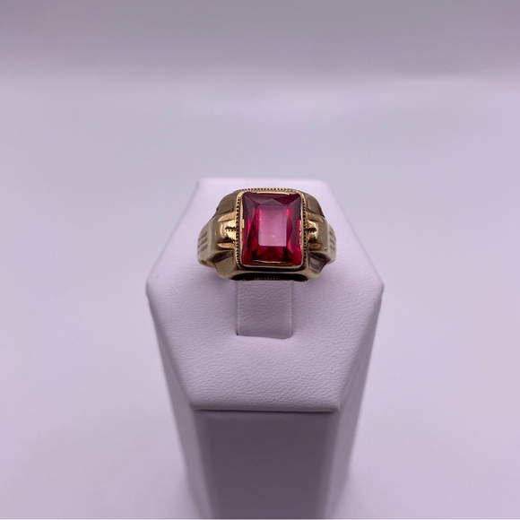 10k yellow gold Ruby ring - Picture 2 of 10